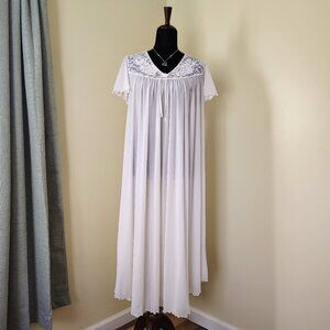 Vintage 80s Ivory White Nylon Lace MISS ELAINE Short Sleeve Nightgown
